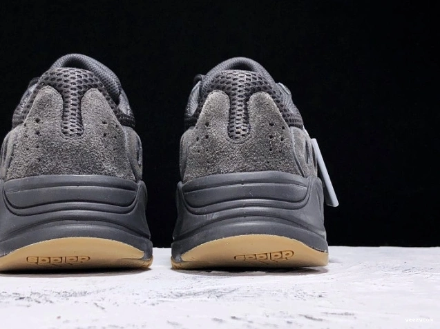 Utility 700 Black Boost Yeezy Adidas FV5304 0809
